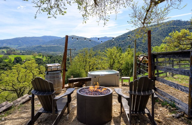 NEW & Unique Off-Grid experience with Stunning Views Close to Wine Tasting