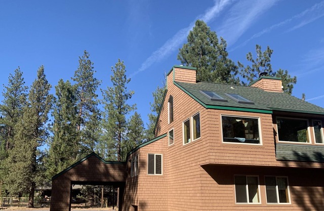 Cabine privée unique dans les pins de Sisters! Frais de réservation propres et confortables / bas!
