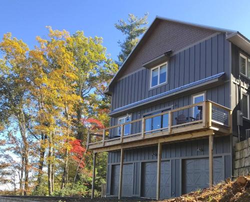 Unique Rustic Barn Theme home Amazing views! Luxe