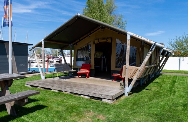 Tente safari pour des vacances spéciales