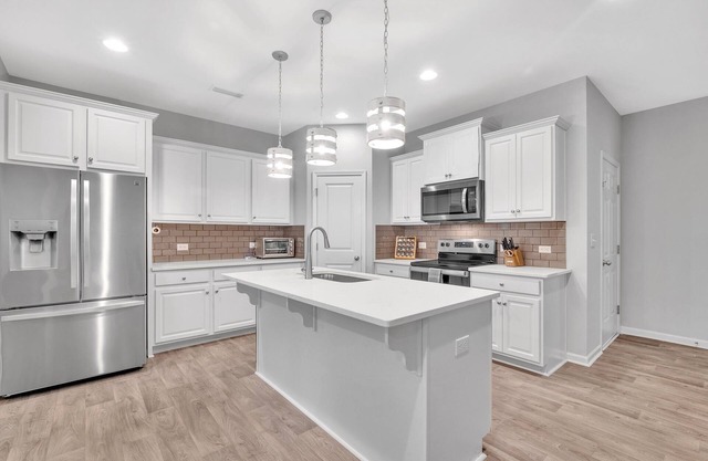 Unique & Spacious House in Charlotte - Few minutes to UNCC, PNC Music Pavilion