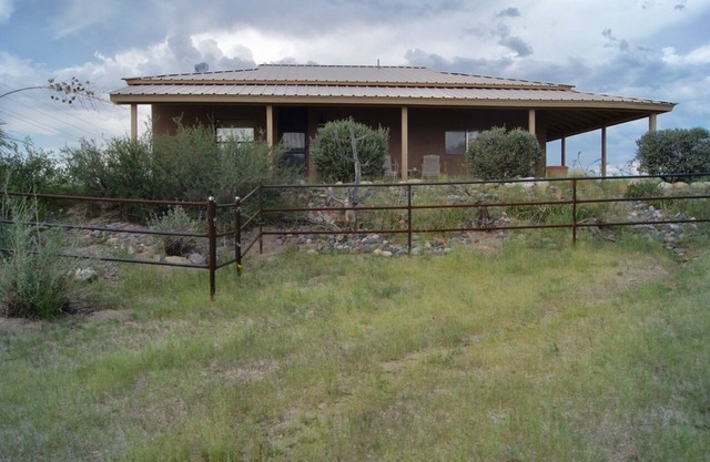 Unique top of the world straw bale cottage has ASTOUNDING views.