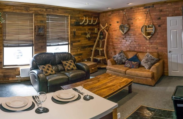 Unique Town Centre Apartment/ Air Con/ Private Roof Terrace/ Jacuzzi/ 2 Bedrooms
