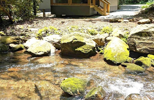 Unique & tranquil getaway Next to Pisgah National Forest perfect place to relax