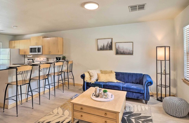 NEW! Unit < 11 Mi to Alma Performing Arts Center!