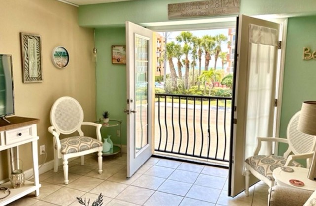 Unit #216 Minutes to the beach! So cute & spacious w/ peek a boo view of Gulf!
