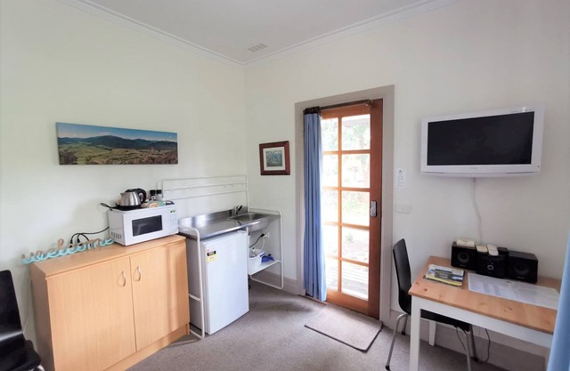 Unit 3 - Studio - HomeAway