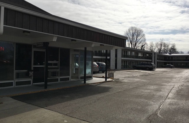 University Lodge Motel