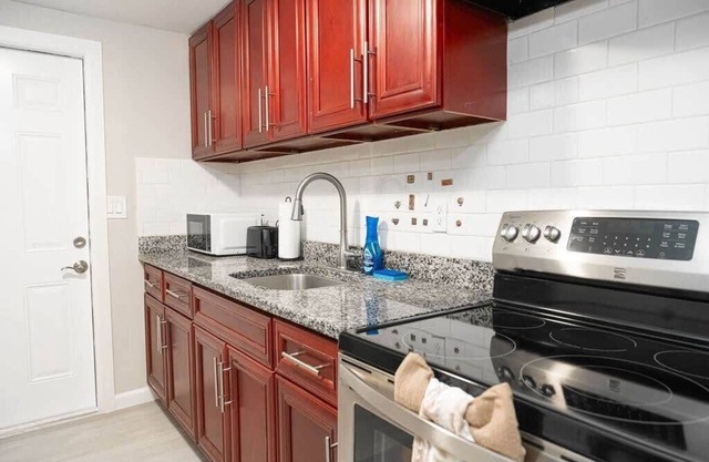 University Serenity Suites #C102