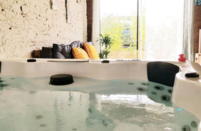 Jacuzzi intérieur privatif illimité au Mont saint-michel