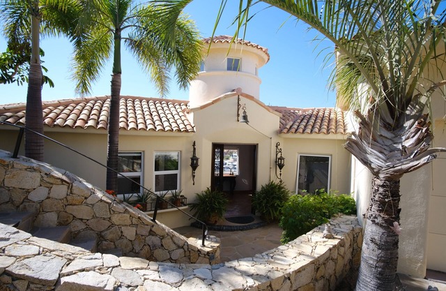 Unobstructed Ocean views from eco friendly Hacienda.