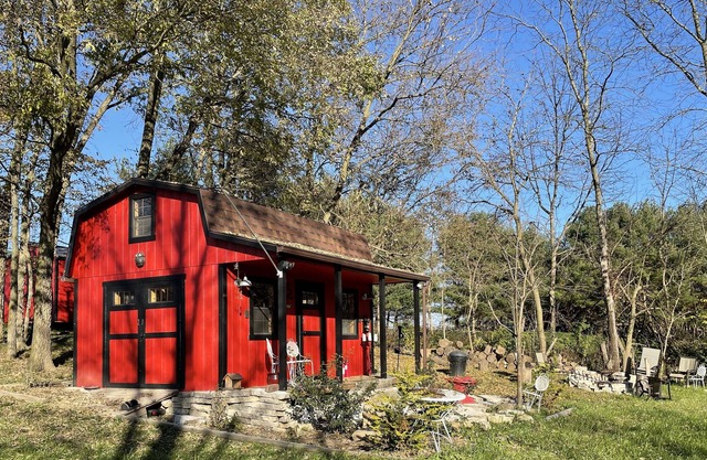 Taway Cabin by the Creek