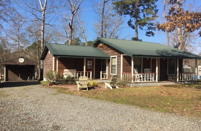Débranchez le chalet avec votre famille et vos amis sur Toledo Bend près de Huxley Bay