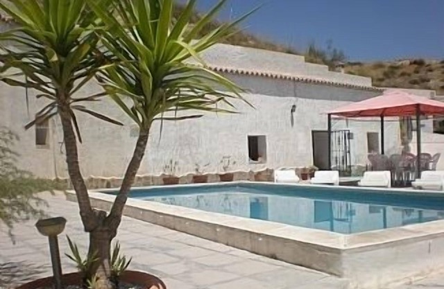 Maison Troglodyte Insolite Avec Piscine Privée Et Vue