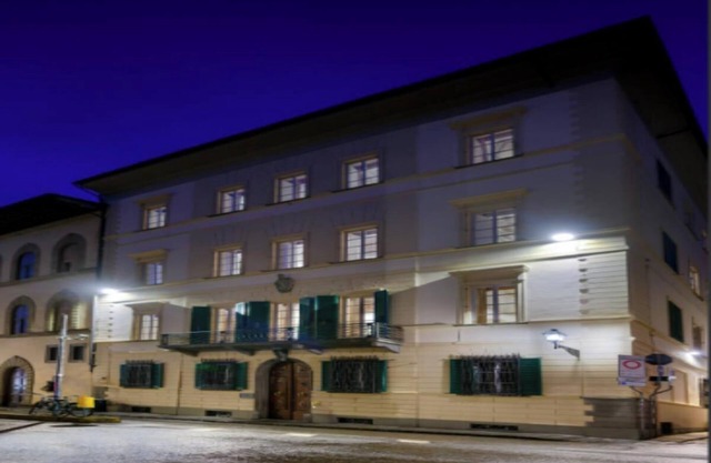 Unveiling Palazzo Fossi: Luxurious 5-Storey Florentine Apartments in Santa Croce