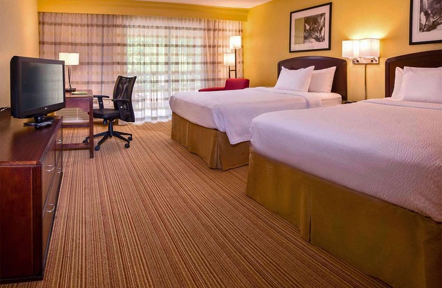 Unwind and Recharge! 3 Roomy Units, Outdoor Pool, Free Parking!