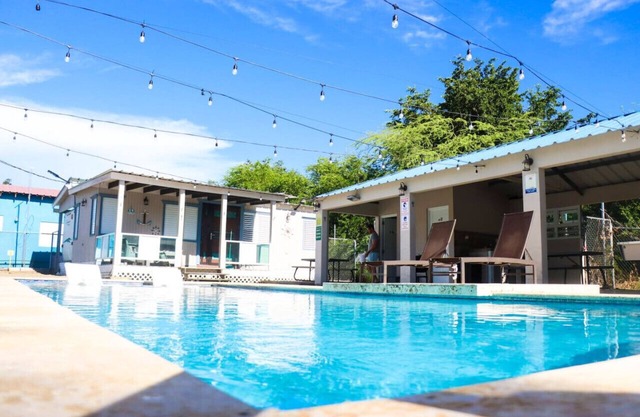 Family-Friendly Stay,Pool, 2 Mins to Combate Beach