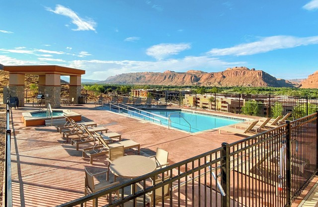 Unwind in a Spacious Room with Kitchen, Pet-Friendly, Free Parking