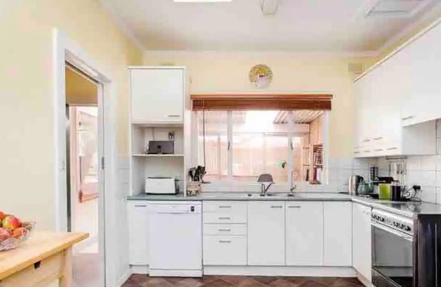 LARGE FAMILY HOME | GROUP BOOKING | PET FRIENDLY
