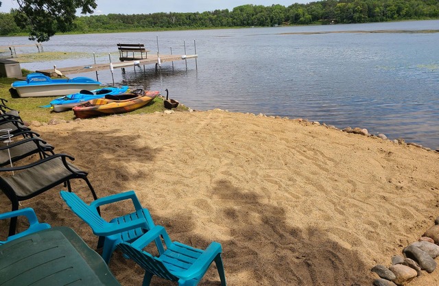 Unwind, Relax and Make some Memories at the Lake!