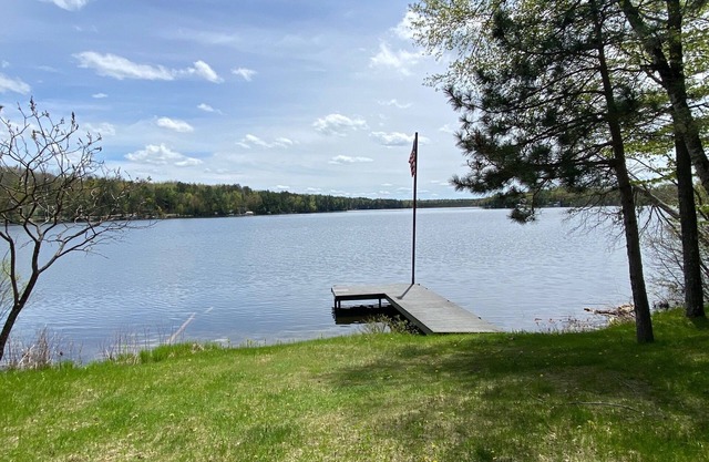 "Up North" Lake Home $185 night