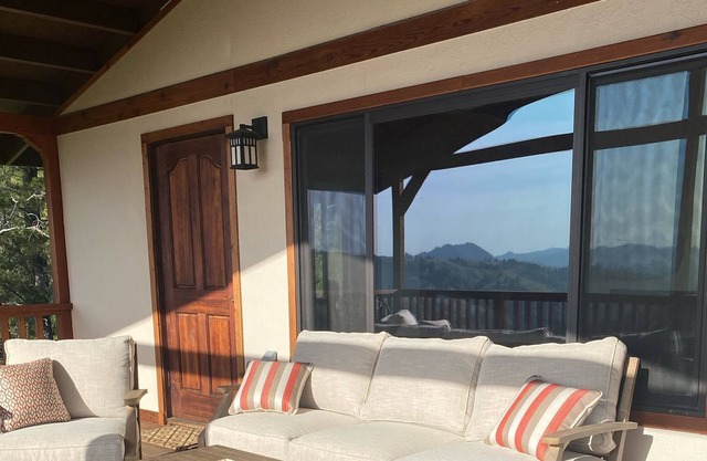 Up on the hills Cabin, spectacular views
