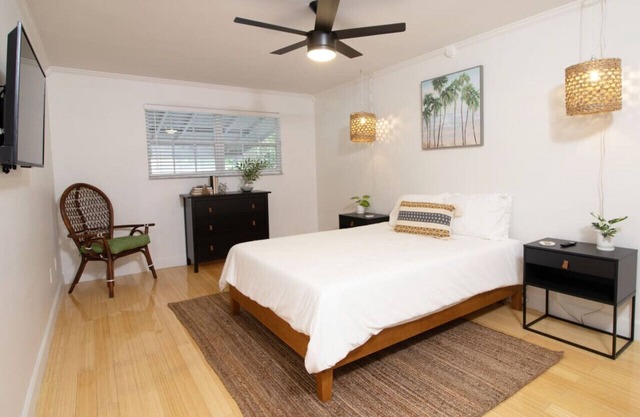 *Update * New Game Room, near Navy Base and Beach!