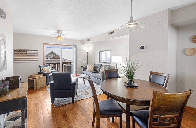 Updated-100Mbps-Smart TV-3 TVs-Full Kitchen-W/D