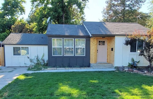 Updated 3-BDRM Home with Patio