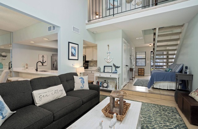 LAST MINUTE DEALS! Coastal Modern END UNIT in OBA--WALK Everywhere!