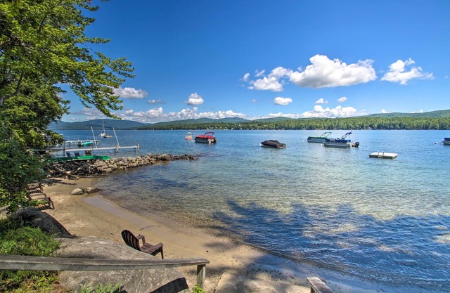 NOUVEAU! Lakehouse rénové avec kayaks et accès à la plage!