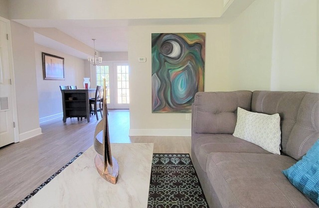 Updated Condo w/ Full Kitchen near NC State