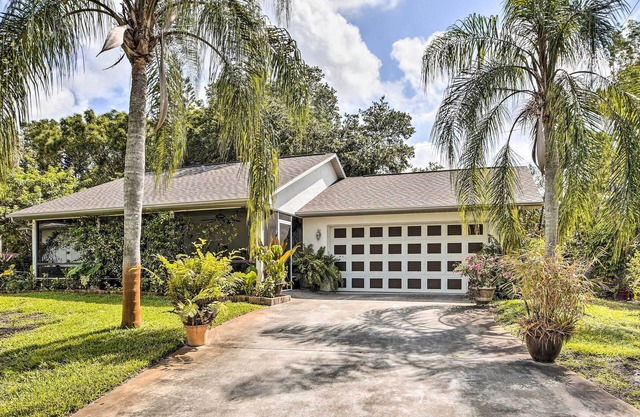 Updated Fort Myers Escape w/ Screened Lanai!