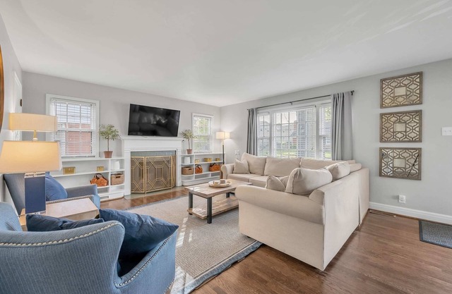 Updated Home | Downtown | Luxe Beds | Ping Pong