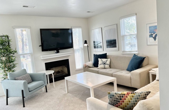 UPDATED IN 2022 @Oceanfront - 3 Blocks 2Beach! 2 Suites 2.5 bath - great deck!