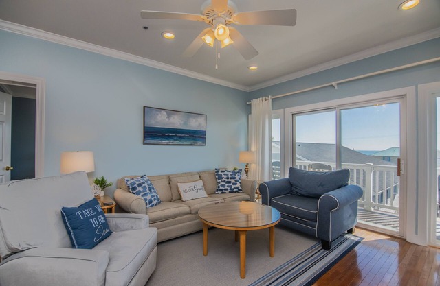 Updated Second Floor Condo w/ Free Pool Access; Direct Beach Access; Cable TV/WiFi Access