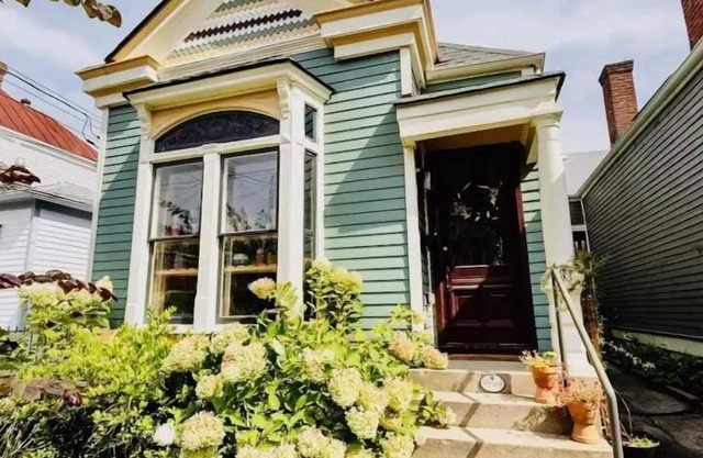 Updated & Stylish Bungalow