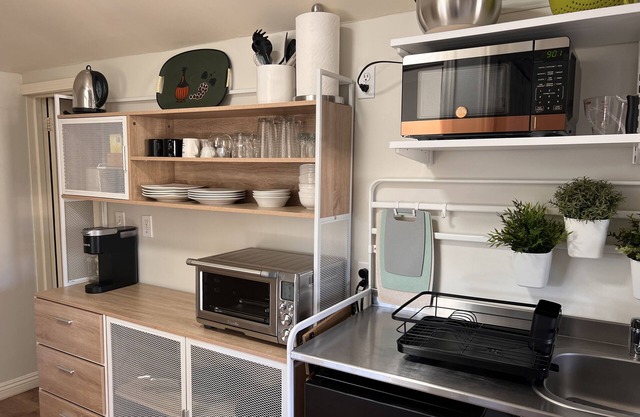 Updated & Sunny Detached 1 Bedroom Guest Unit with Kitchenette & View
