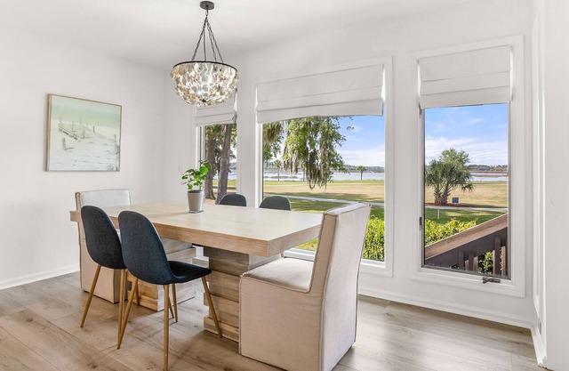 UPDATED WATER FRONT Villa: Golf Course,Marsh Front,Croquet Views //3br2bath Wifi