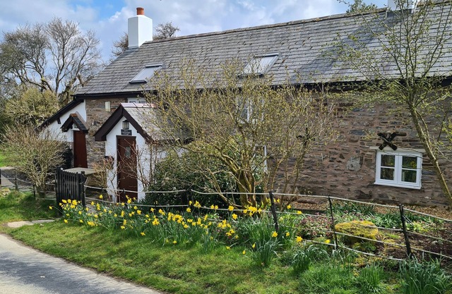Upper Castlewright Cottage - vues spectaculaires, passerelle historique vers le Pays de Galles