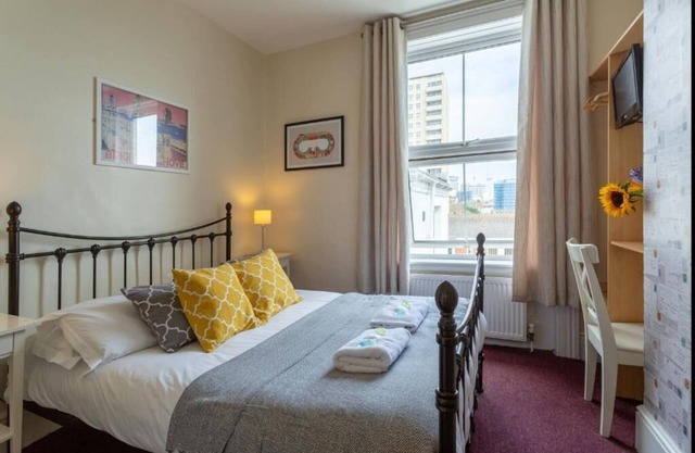 Upper Rock 6 - double room en-suite
