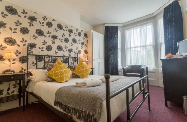 Upper Rock 7 - double room en-suite