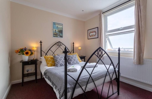 Upper Rock 8 - double room en-suite