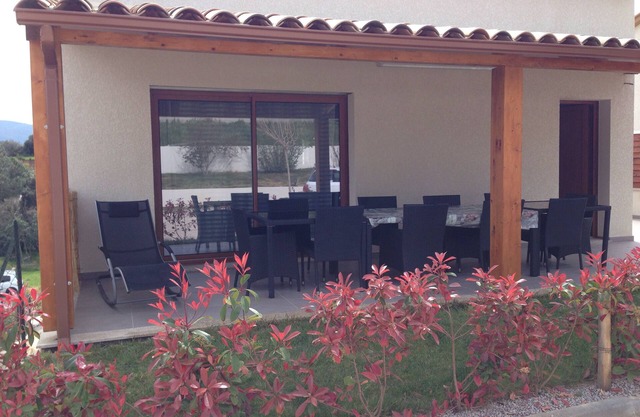 Upper villa 1.5 km from Agosta beach, BBQ, 2 terraces & private parking