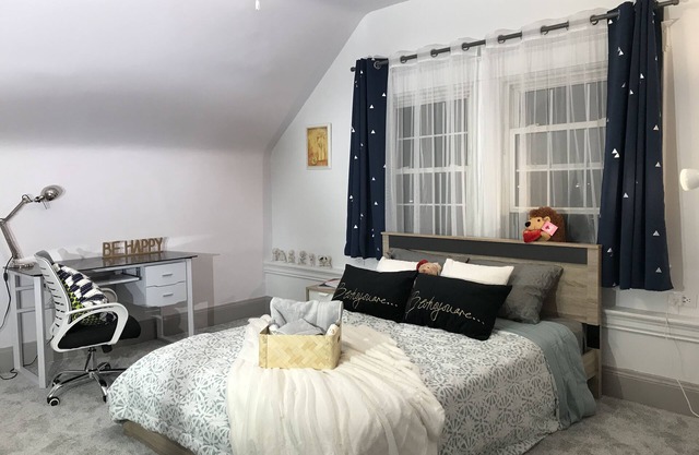 Loft haut de gamme 1BR près de UC, DAAP, CCM, hôpital et zoo avec parking, 3FL