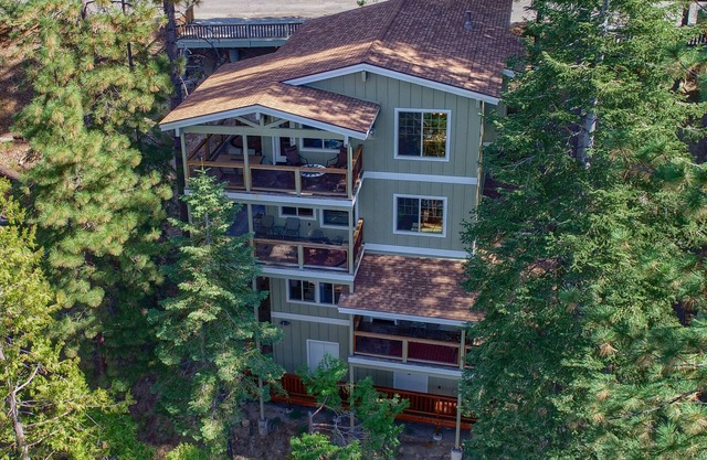 Nouvelle résidence de vacances haut de gamme à Yosemite West, à l'intérieur des portes du parc national de Yosemite
