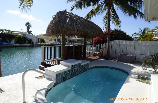 Haut de gamme Belle Duplex W / Pvt. Piscine / Cabana Club & Inch Beach!