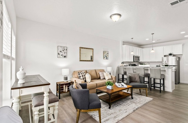 Upscale Condo By The Village & Boise Mall (75)