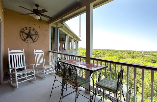 Nouvelle liste! 3/2 Condo à Historic Gruene, TX