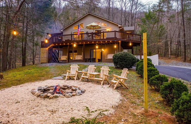 Upscale Lake Lure Cabin - Rumbling Bald Resort